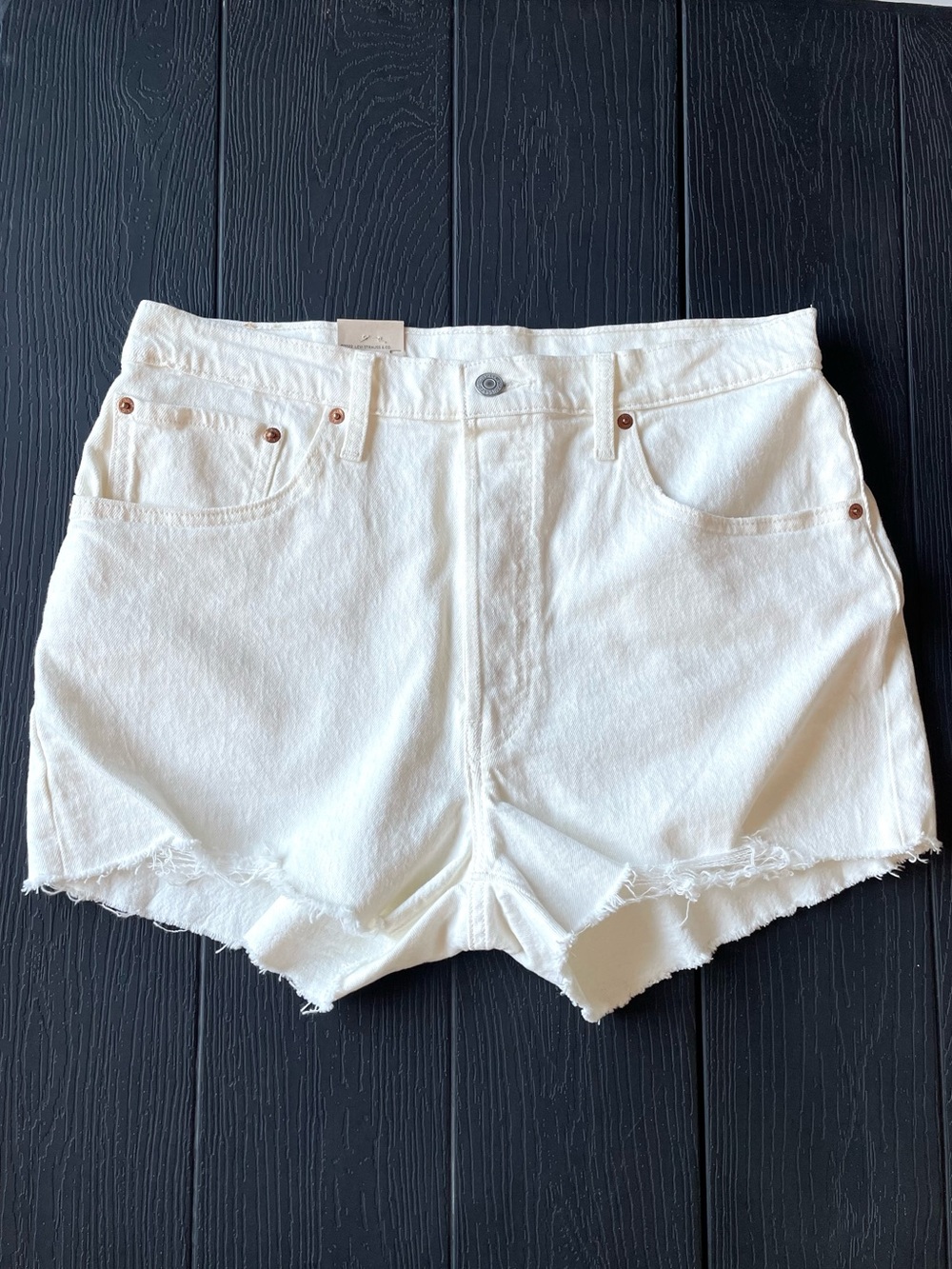 NWT Levi's 501 White Cream Cutoff Shorts Button Fly 3” Coastal Ivory Jorts Sz 32